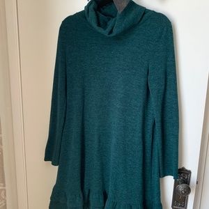 Woolen starchy turtleneck tunic dress in gorgeous shade of green Large